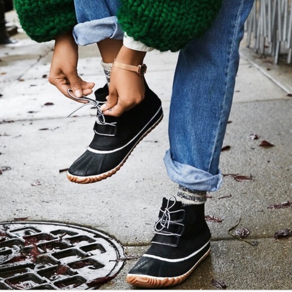 Sorel Shoes - Black Sorel Out N About